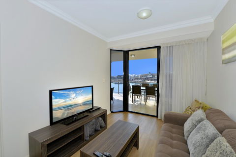 Dolphin Quay Apartments - Geraldton Accommodation 2