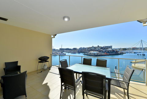 Dolphin Quay Apartments - Geraldton Accommodation 4