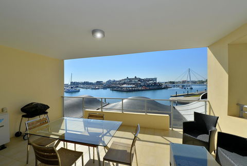 Dolphin Quay Apartments - Geraldton Accommodation 8