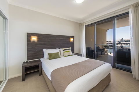 Dolphin Quay Apartments - Geraldton Accommodation 30