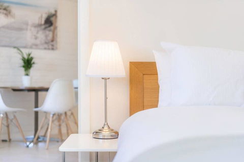 Light Bright, Quality River Views! Free Parking - Geraldton Accommodation 35