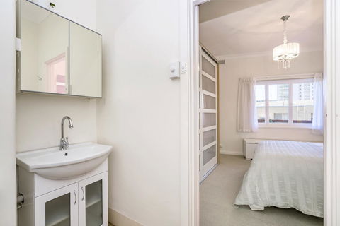 Light Bright, Quality River Views! Free Parking - Geraldton Accommodation 6