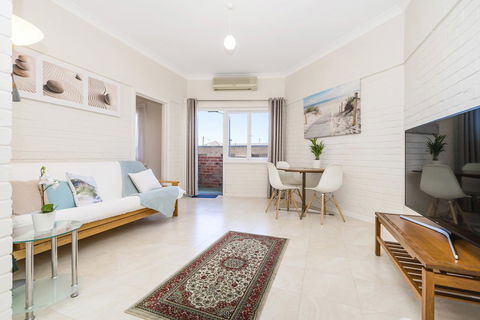 Light Bright, Quality River Views! Free Parking - Geraldton Accommodation 17