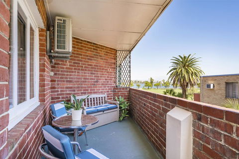 Light Bright, Quality River Views! Free Parking - Geraldton Accommodation 7