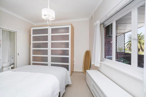 Light Bright, Quality River Views! Free Parking - Geraldton Accommodation 27
