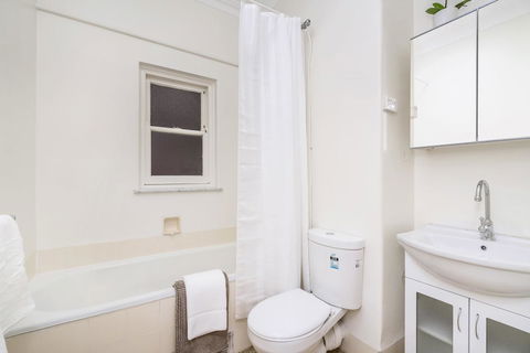 Light Bright, Quality River Views! Free Parking - Geraldton Accommodation 10