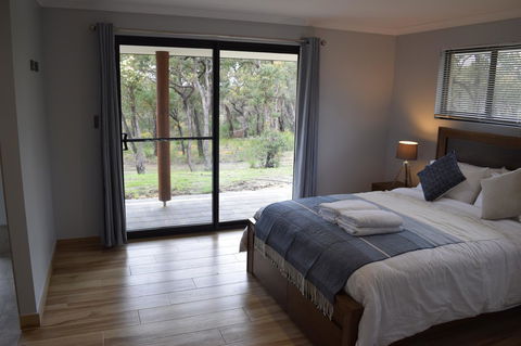 Eagle Bay House - Geraldton Accommodation 26