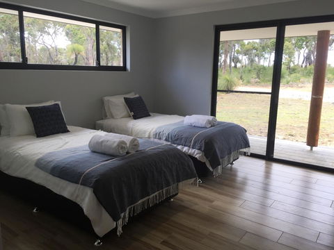 Eagle Bay House - Geraldton Accommodation 2