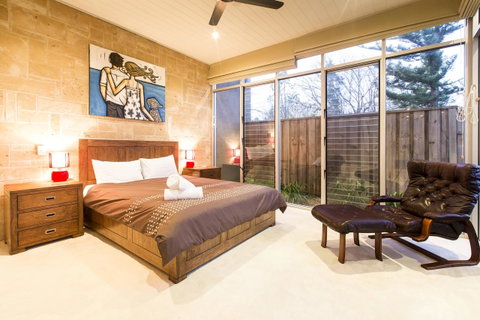 Arthouse - Geraldton Accommodation 12