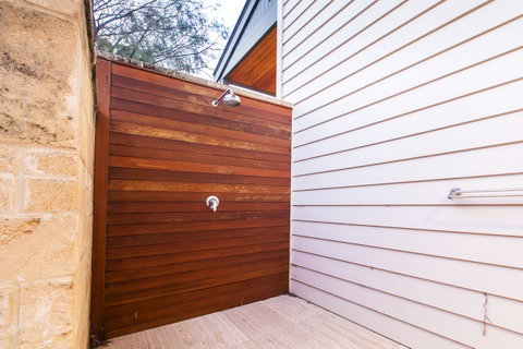 Arthouse - Geraldton Accommodation 10