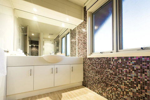 Arthouse - Geraldton Accommodation 24