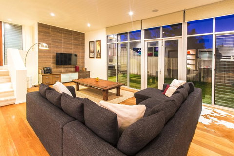 Arthouse - Geraldton Accommodation 8