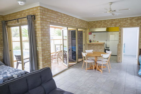 Lancelin Lodge - Geraldton Accommodation 26