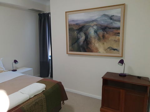 Superb 2 BR East Perth Riverside Apartment Location Comfort And Space 45 - Geraldton Accommodation 8