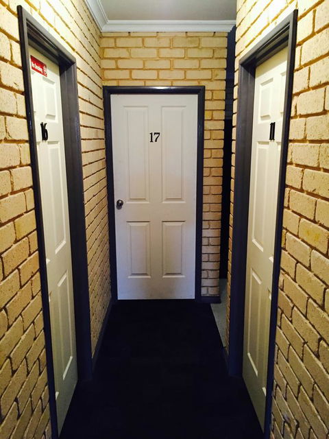Shiralee Hostel -note - Valid Passport Required To Check In - Geraldton Accommodation 18