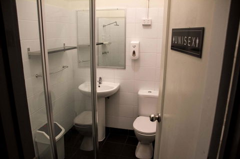 Shiralee Hostel -note - Valid Passport Required To Check In - Geraldton Accommodation 15