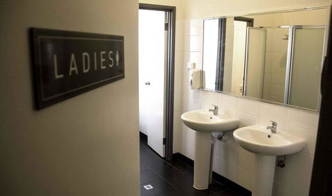 Shiralee Hostel -note - Valid Passport Required To Check In - Geraldton Accommodation 14