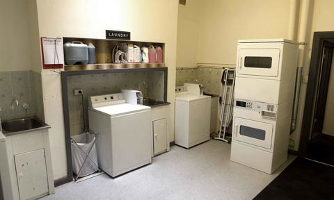 Shiralee Hostel -note - Valid Passport Required To Check In - Geraldton Accommodation 10