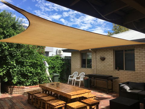 Shiralee Hostel -note - Valid Passport Required To Check In - Geraldton Accommodation 1