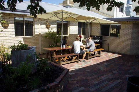 Shiralee Hostel -note - Valid Passport Required To Check In - Geraldton Accommodation 7