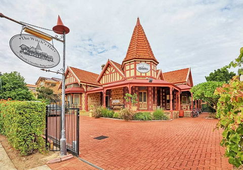 The Witch's Hat - Geraldton Accommodation 24