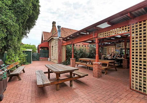 The Witch's Hat - Geraldton Accommodation 18