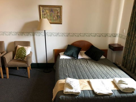 The Palace Hotel - Geraldton Accommodation 5