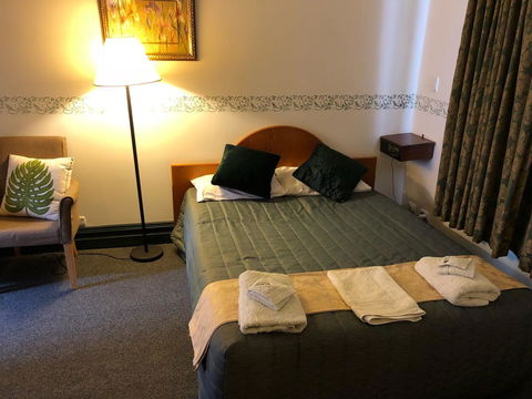 The Palace Hotel - Geraldton Accommodation 4