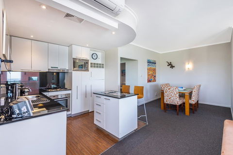 A 406 FANTASTIC OCEAN BEACH And MARINA VIEW APT - MANDURAH - Geraldton Accommodation 21