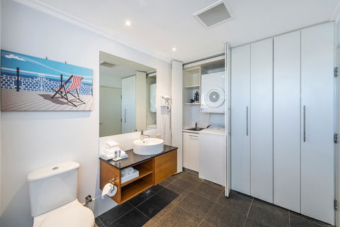 A 406 FANTASTIC OCEAN BEACH And MARINA VIEW APT - MANDURAH - Geraldton Accommodation 15