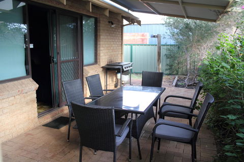 Kestrel Chalets - Geraldton Accommodation 11