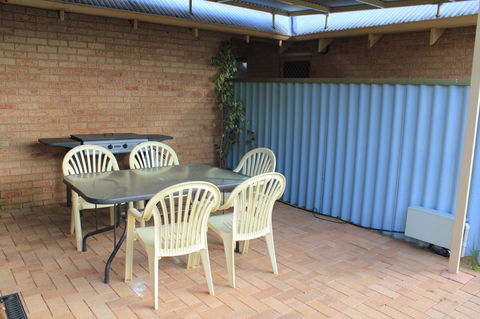 Kestrel Chalets - Geraldton Accommodation 23