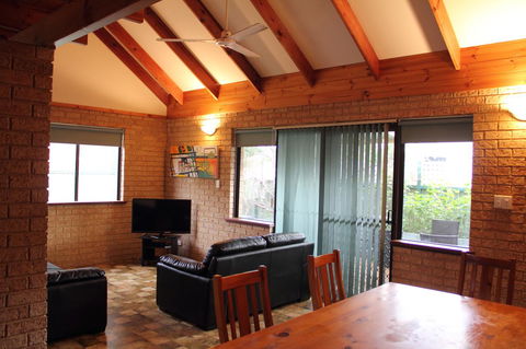 Kestrel Chalets - Geraldton Accommodation 8