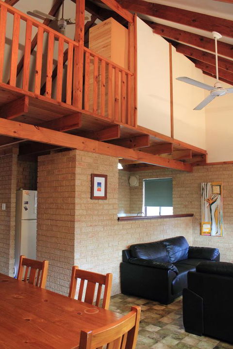 Kestrel Chalets - Geraldton Accommodation 16