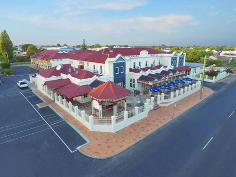 Esplanade Hotel Busselton - Geraldton Accommodation 13