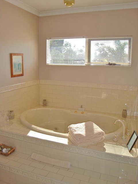 Lanterns Retreats - Geraldton Accommodation 20