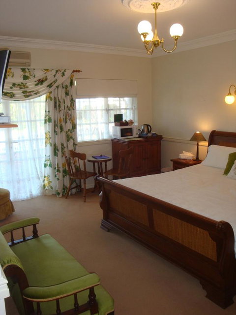 Lanterns Retreats - Geraldton Accommodation 17