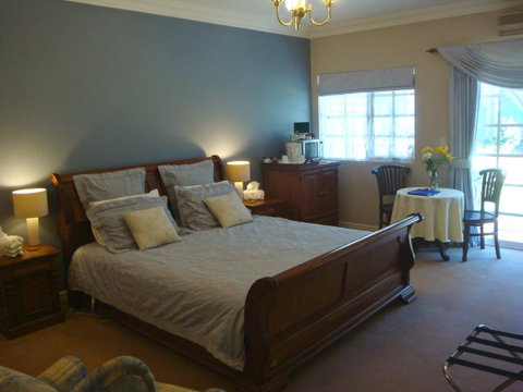Lanterns Retreats - Geraldton Accommodation 13