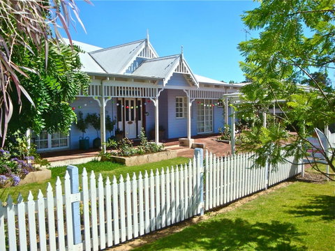 Lanterns Retreats - Geraldton Accommodation 1