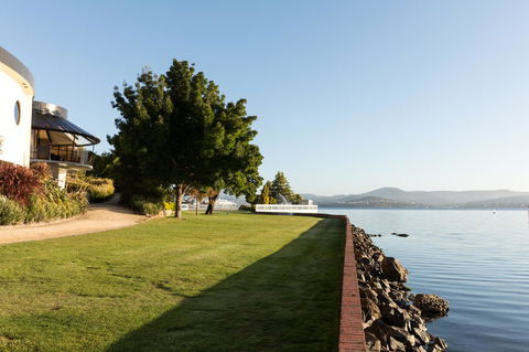 Wrest Point - Geraldton Accommodation 1