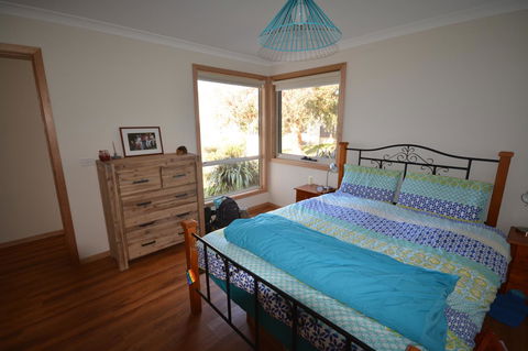 Seascape Beach House - Geraldton Accommodation 17