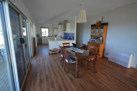 Seascape Beach House - Geraldton Accommodation 4