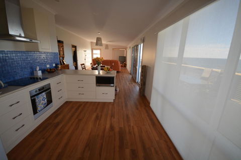 Seascape Beach House - Geraldton Accommodation 1