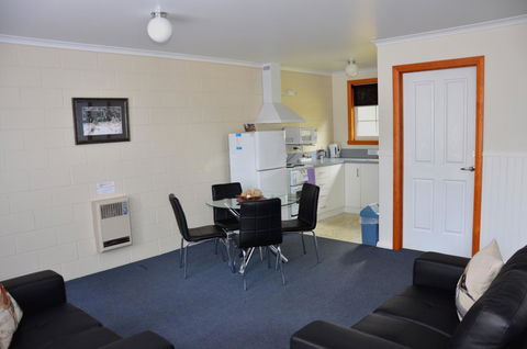Castaway Holiday Apartments - Geraldton Accommodation 12