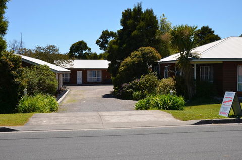 Castaway Holiday Apartments - Geraldton Accommodation 24