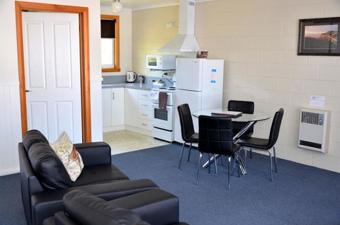 Castaway Holiday Apartments - Geraldton Accommodation 23