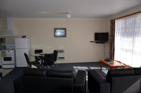 Castaway Holiday Apartments - Geraldton Accommodation 14