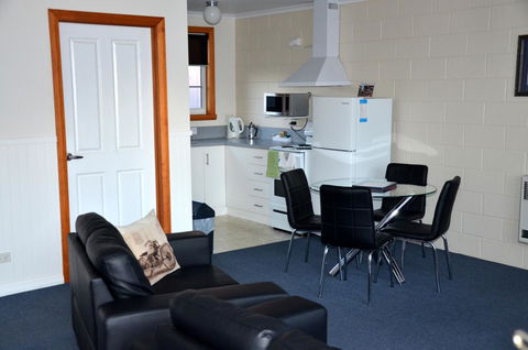 Castaway Holiday Apartments - Geraldton Accommodation 10