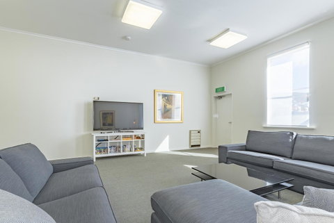 4 Bedroom House - Hobart CBD - Free Parking - Free WIFI - Geraldton Accommodation 20