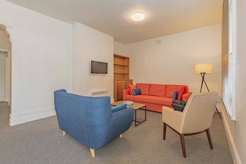 4 Bedroom House - Hobart CBD - Free Parking - Free WIFI - Geraldton Accommodation 22